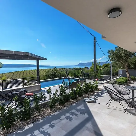 Villa Kuk With Heated Pool