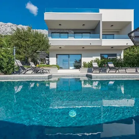 Villa Kuk With Heated Pool *