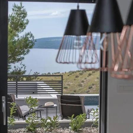 Vila Kuk With Heated Pool