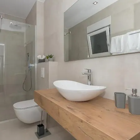 Villa Kuk With Heated Pool