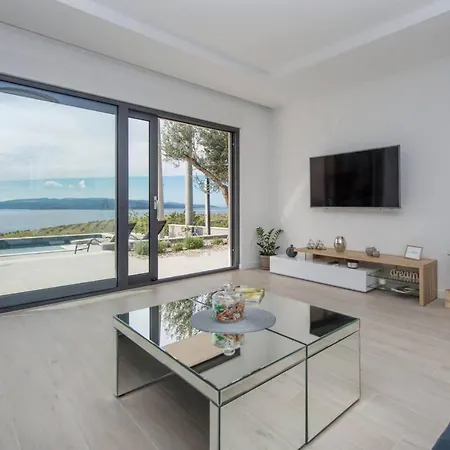 Kuk With Heated Pool * Makarska