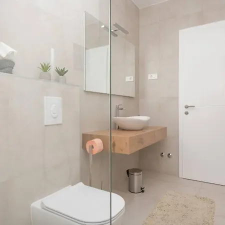 Kuk With Heated Pool Villa