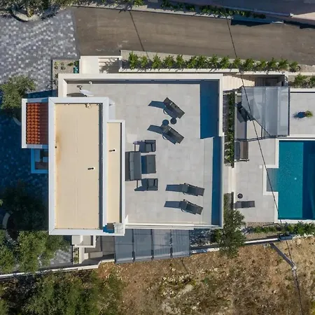 Kuk With Heated Pool * Makarska