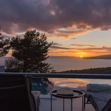 Kuk With Heated Pool Villa