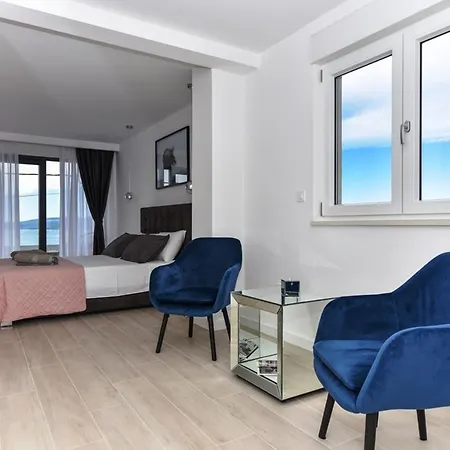 Vila Kuk With Heated Pool Makarska