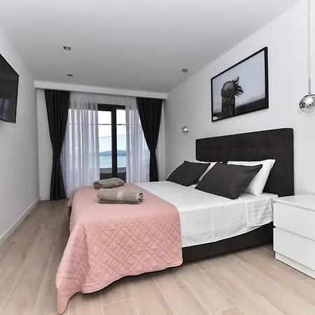 Kuk With Heated Pool Villa